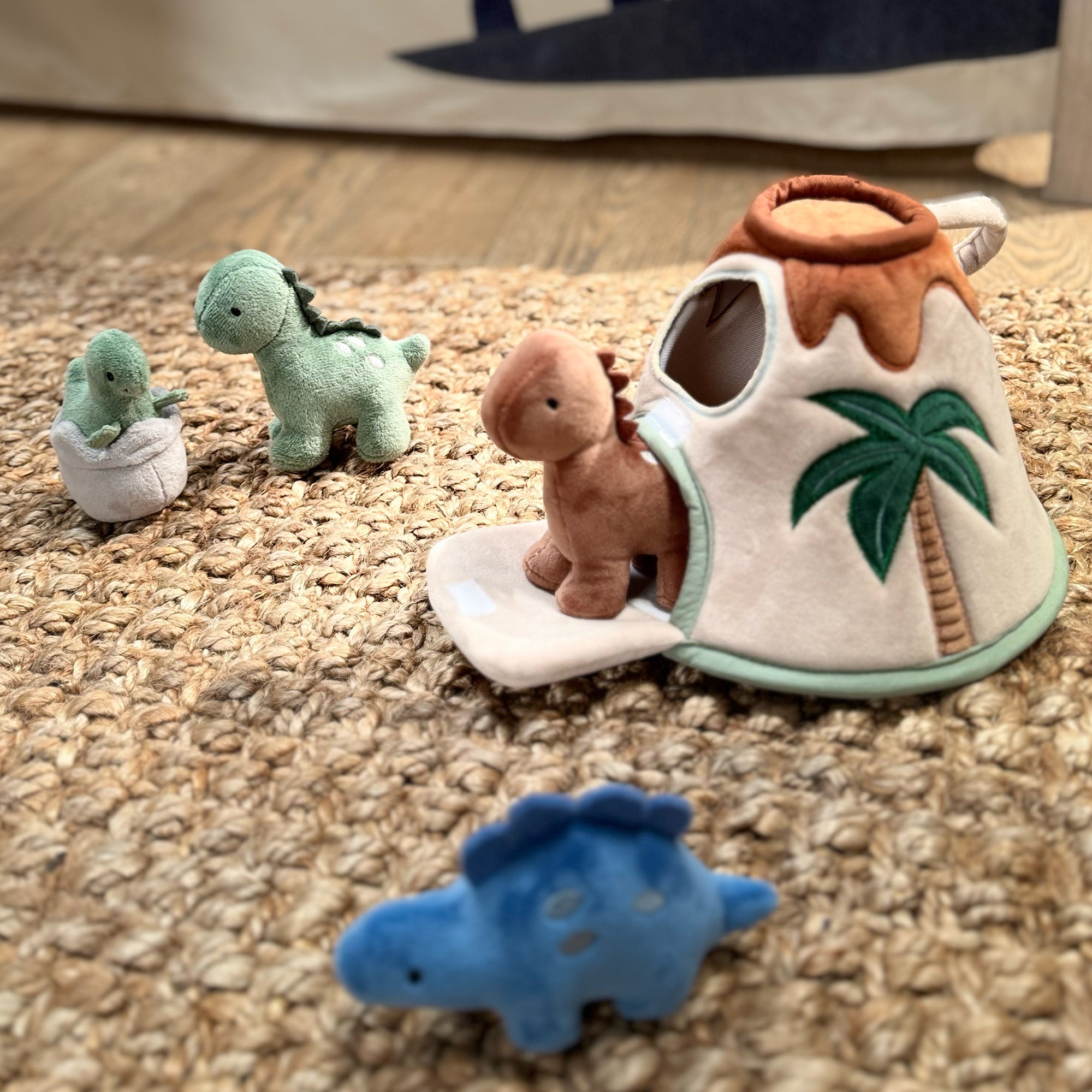Dino-Might Plush Toy Play Set