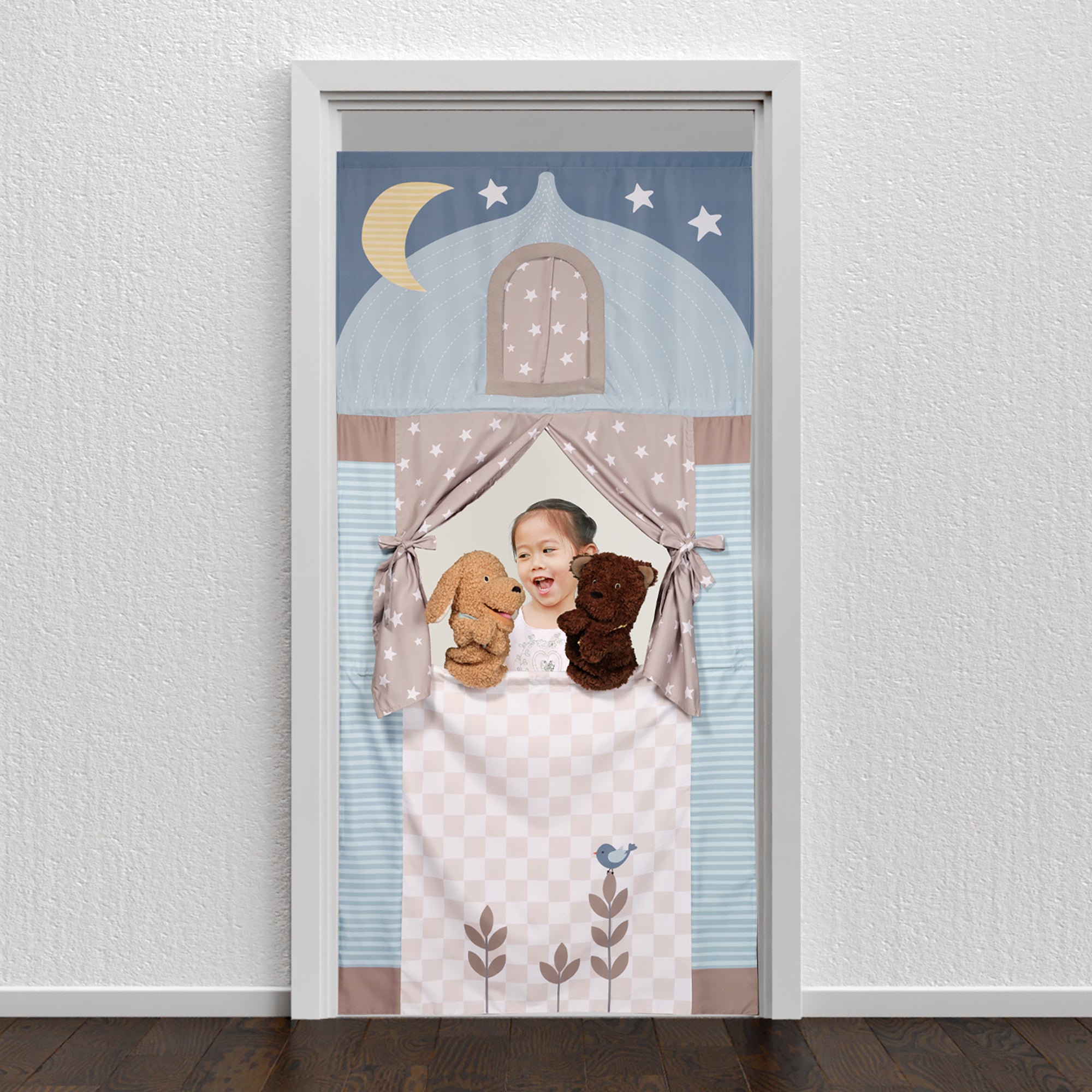 Doorway Puppet Theater with 2 Puppets